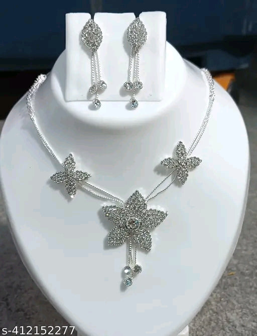 Women Necklace Jewelry white set with earring maangtika