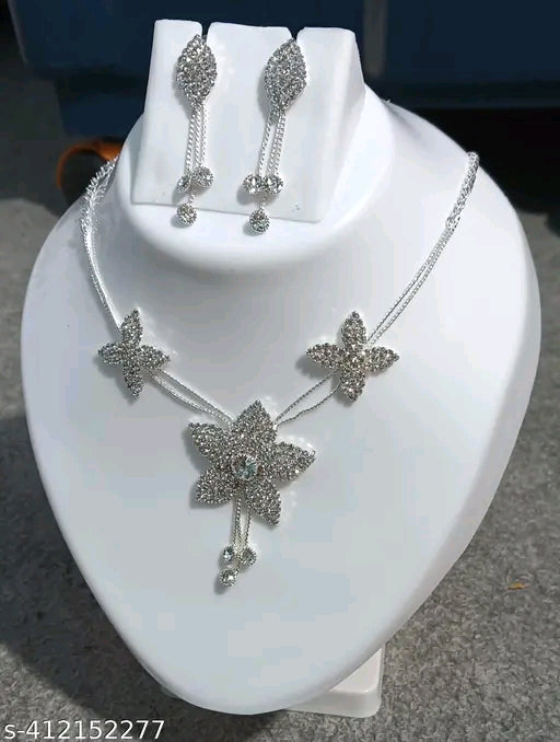 Women Necklace Jewelry white set with earring maangtika